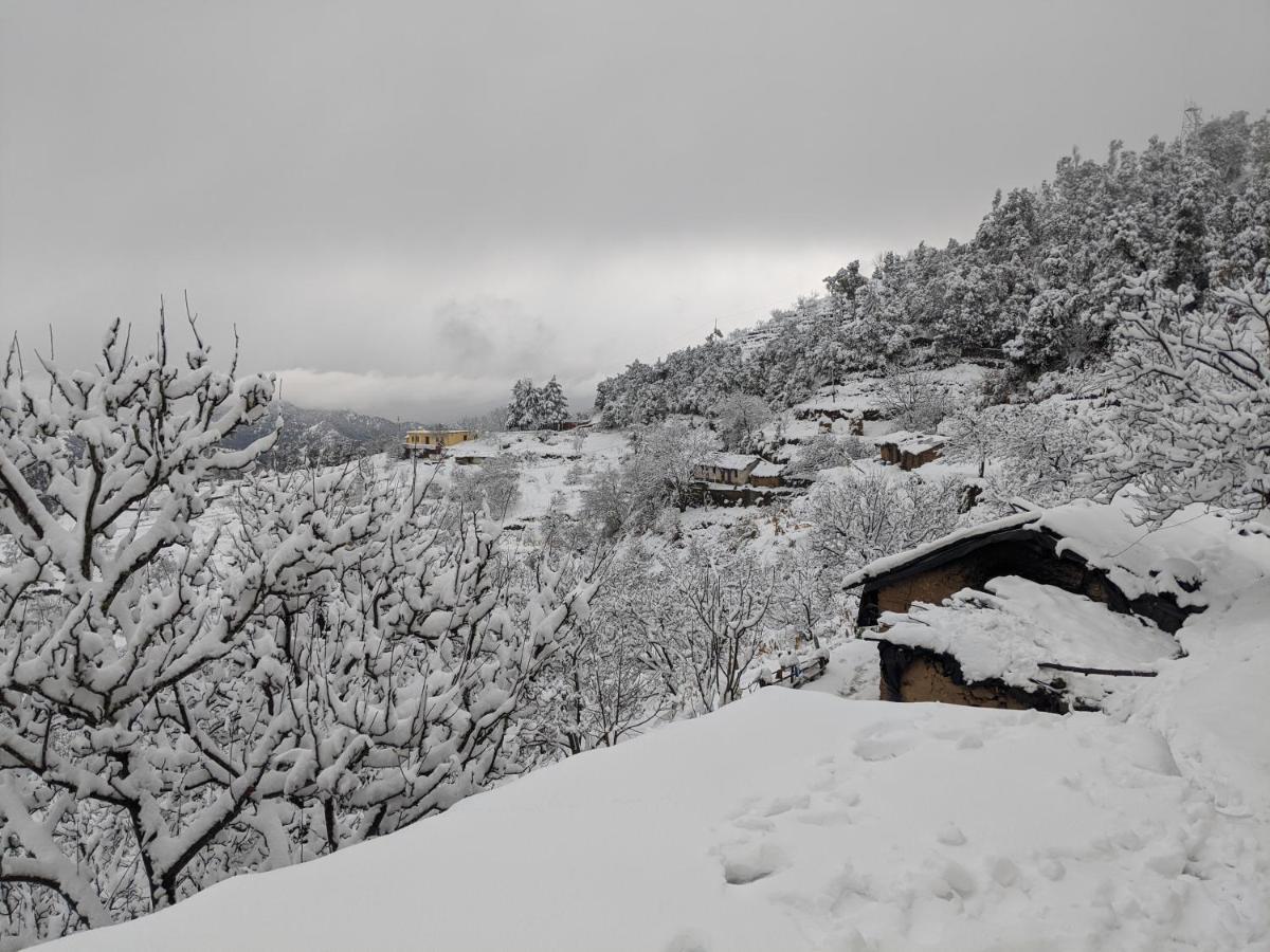 Namastay Himalayas, Kanatal Exterior photo