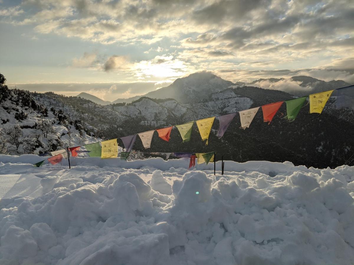 Namastay Himalayas, Kanatal Exterior photo